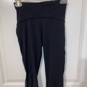 LULULEMON BLACK CROPPED MESH LEGGINGS